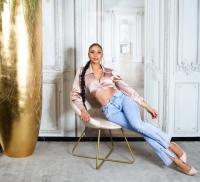 Blugi la moda cu talie inalta acid wash