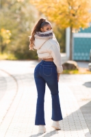 Blugi la moda cu talie inalta evazati