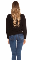 Pulovere la moda cu decolteu in v tricot
