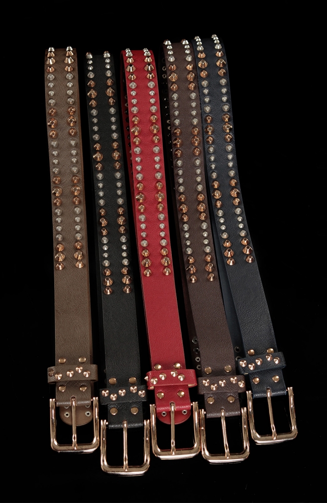 la moda studded curea